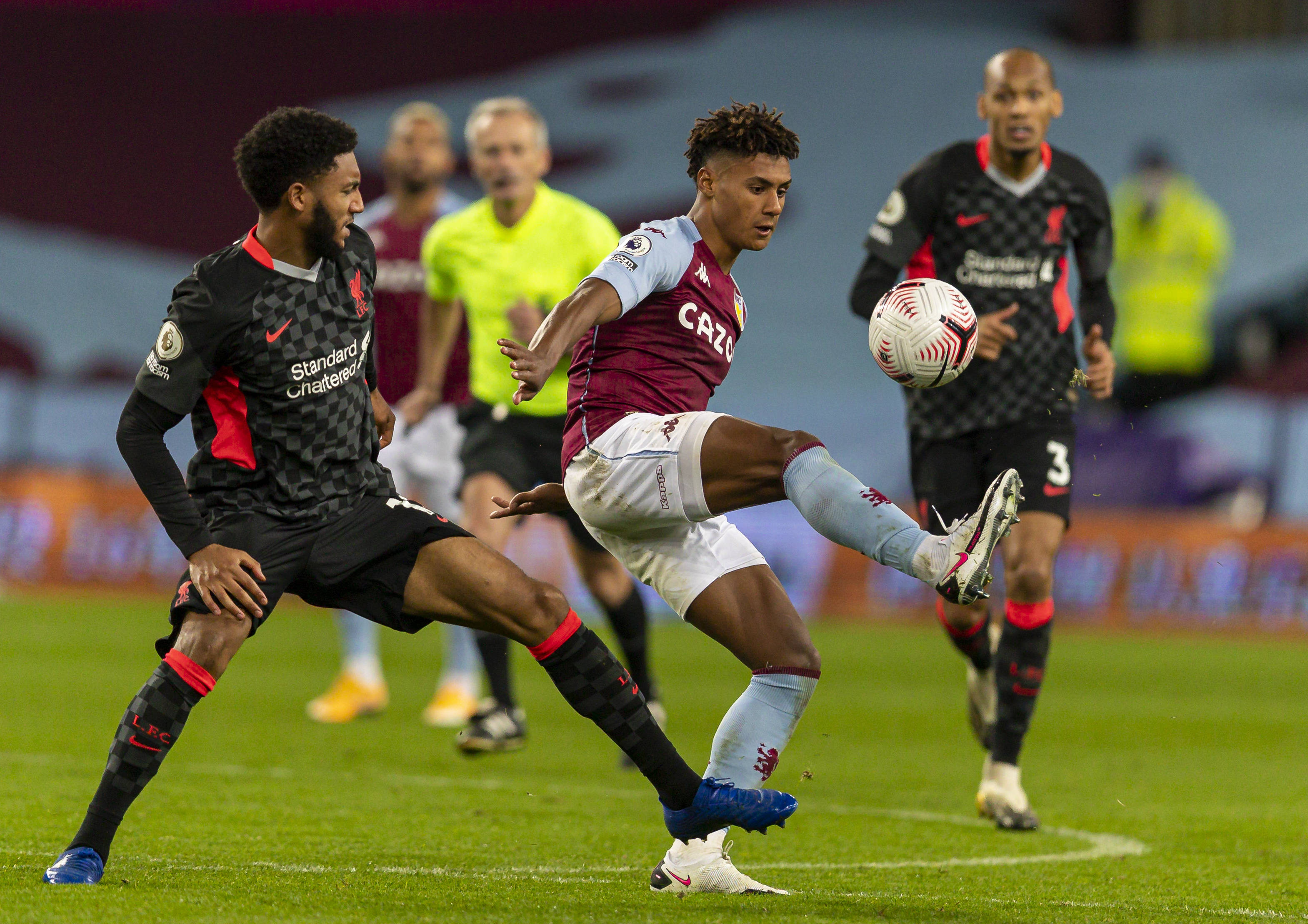 也让他荣膺 也让他荣膺