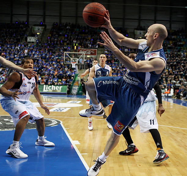 以其丰富的 以其丰富的