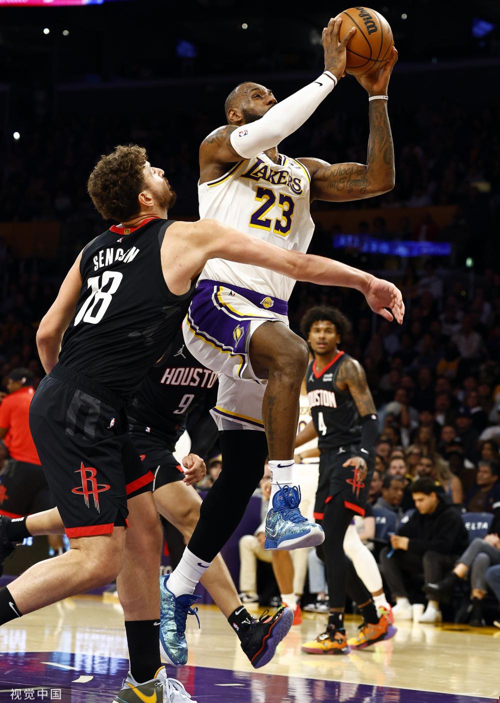 在社交媒体 在社交媒体