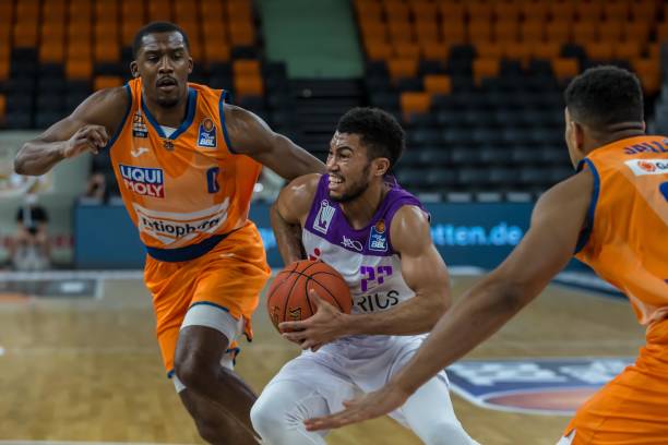 萨拉萨尔 萨拉萨尔